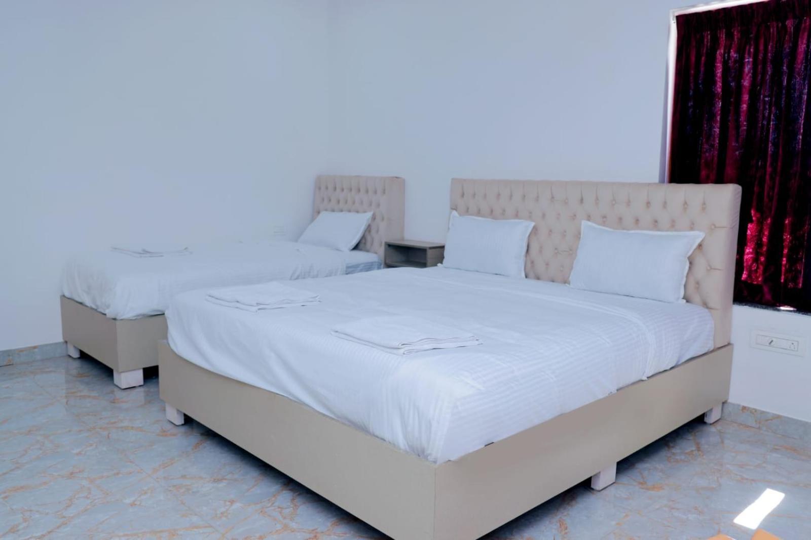 Grand Sangeetham Inn Thiruchendur Bagian luar foto