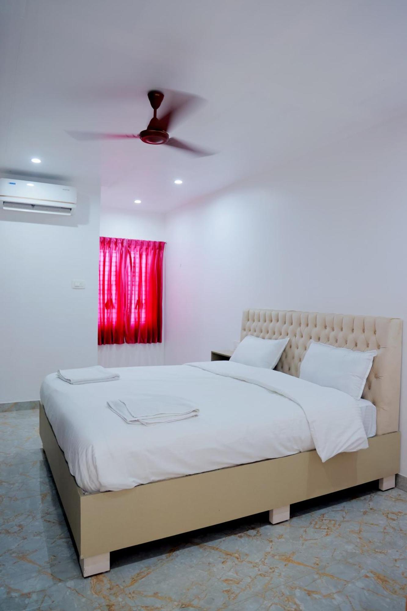 Grand Sangeetham Inn Thiruchendur Bagian luar foto